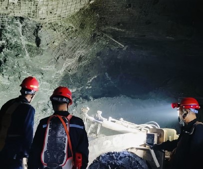 西溝鐵礦｜織密安全防護(hù)網(wǎng)，護(hù)航全年“零傷亡”